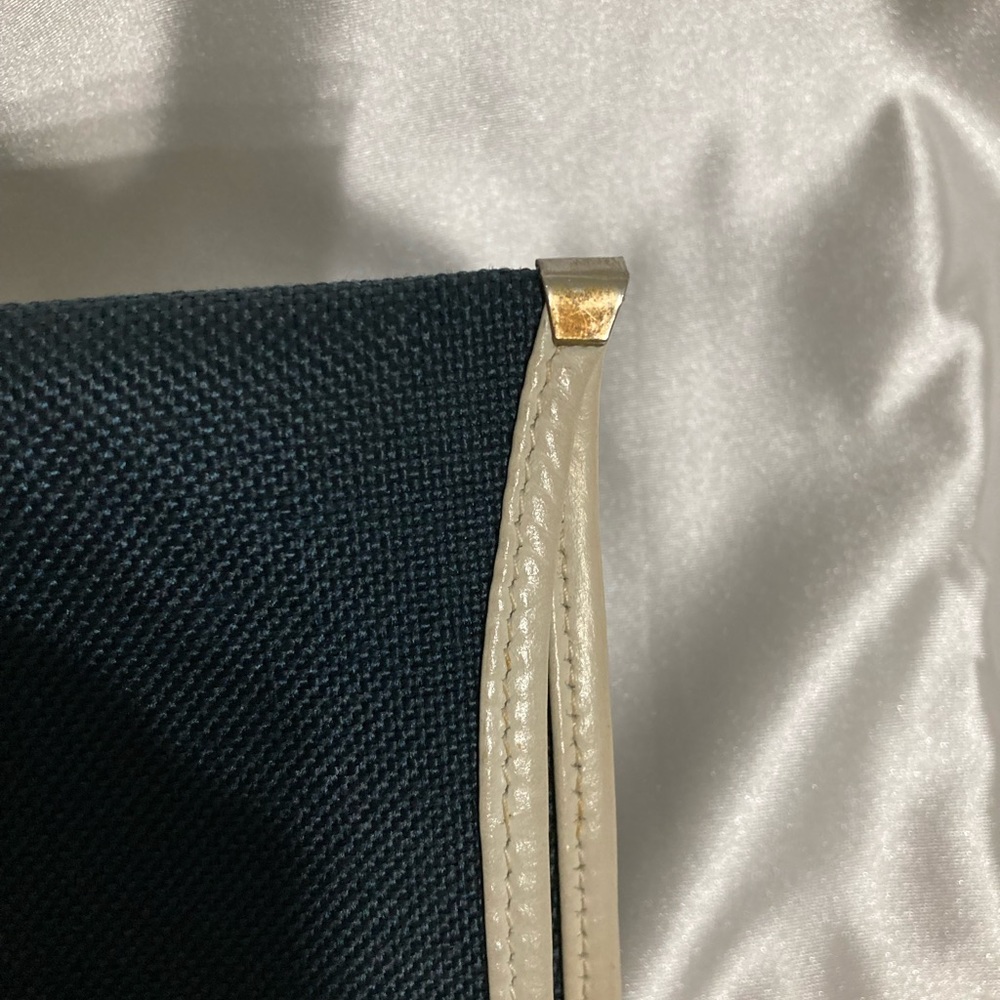 Gucci Vintage Rare Clutch. Authentic Used Condition - Picture 8 of 12